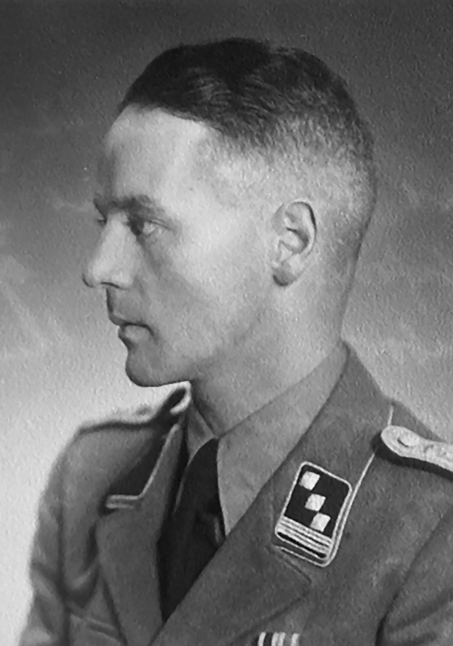 Profil von Mann in Uniform &copy; Deutsches Bundesarchiv