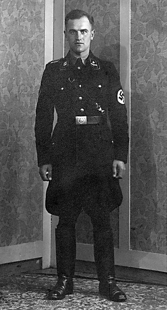 Br&uuml;ckler Ernst - Ganzk&ouml;rperaufnahme in Uniform &copy; BArch Berlin / R 9361-III/22508