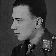 Profil von jungem Mann mit Uniform. &copy; Deutsches Bundesarchiv